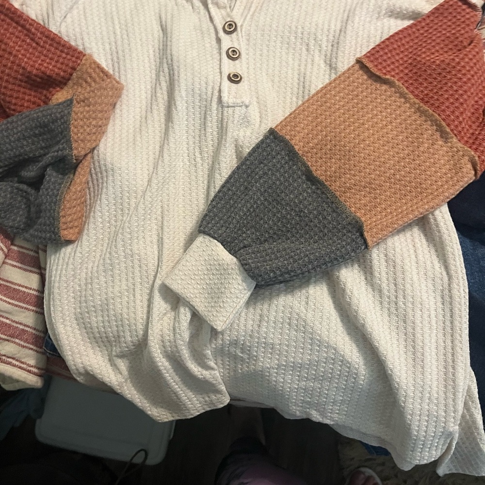 Colorblock Henley Sweater for wolf